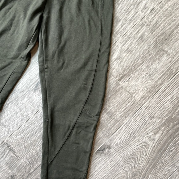 Sandwich_ Great quality active leggings in a army green - Picture 2 of 8